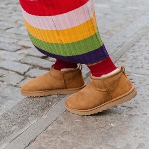 UGG classic mini Tan Winter Boots